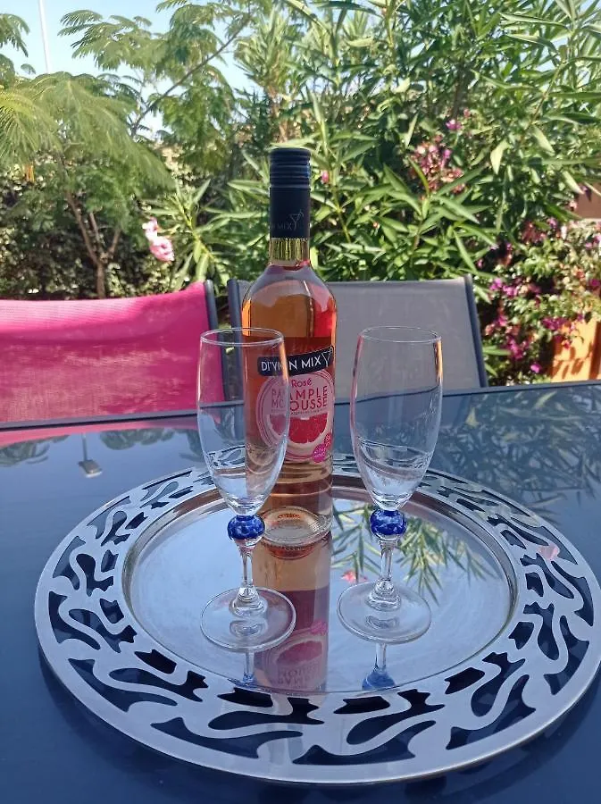 Appartement Cosy A Sanary Plage De Portissol-Climatise-Parking Prive